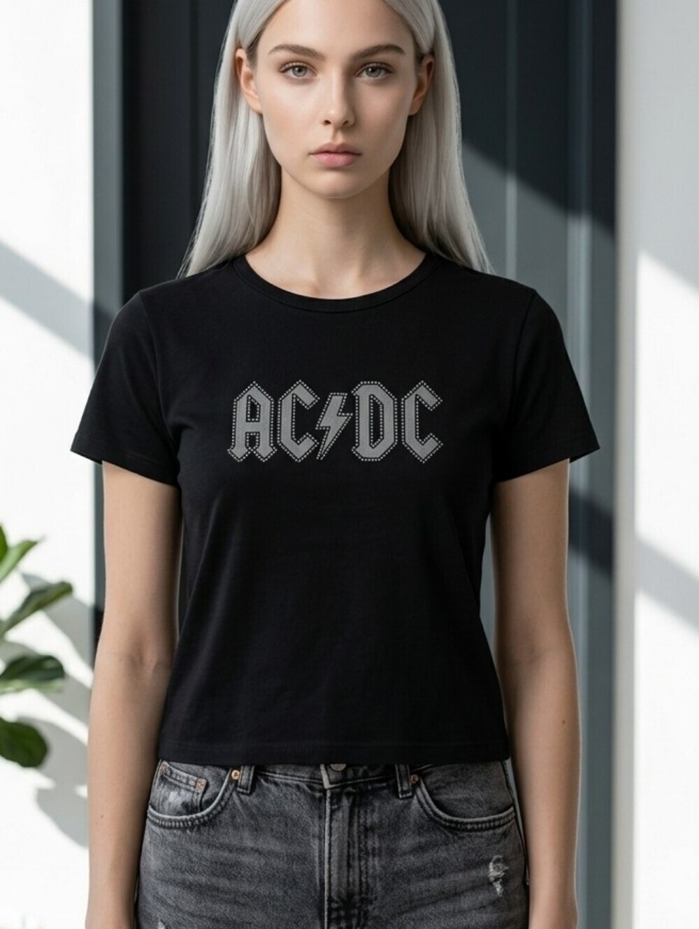 📣 Vintage Y2K 2001 AC⚡DC Concert Tour Tshirt  Silver Logo  Women's Size Med 🤩